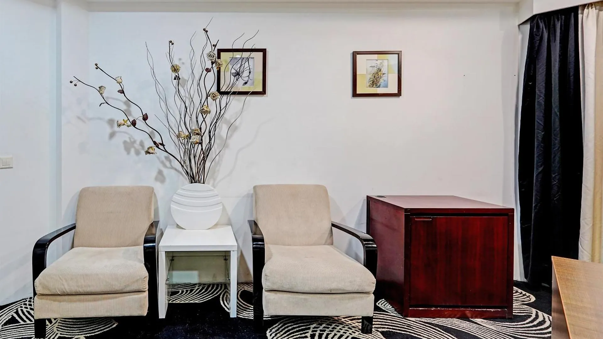 Hotel New Delhi 4*,  India